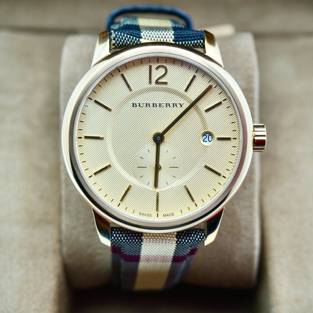 Burberry Bu10001 The Classic HorseFerry Gold 40 MM